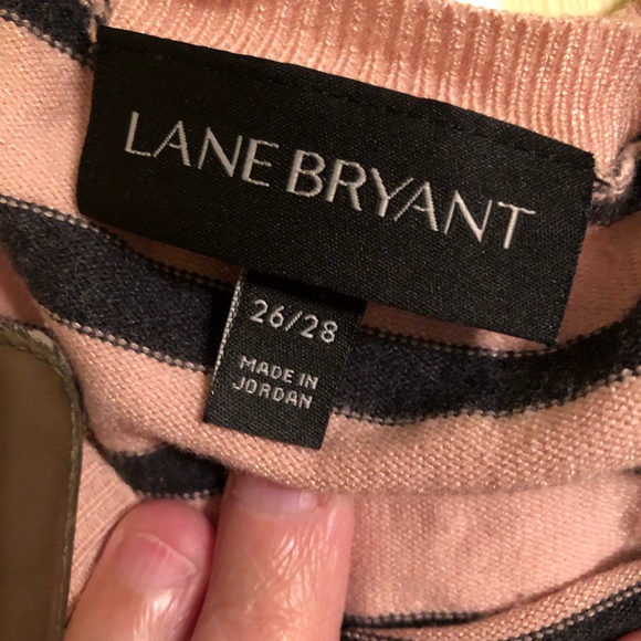 Super comfy sweater.  Flare bottom sleeves. - Picture 3 of 4